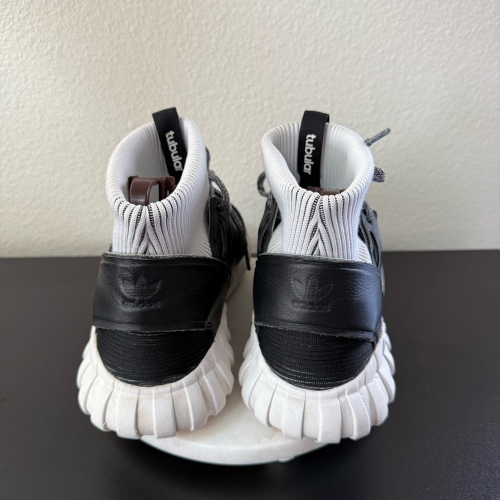 Adidas Black Tubular Doom 'Yin Yang' Sneaker’s Men’s Size 7.5 - Picture 6 of 7